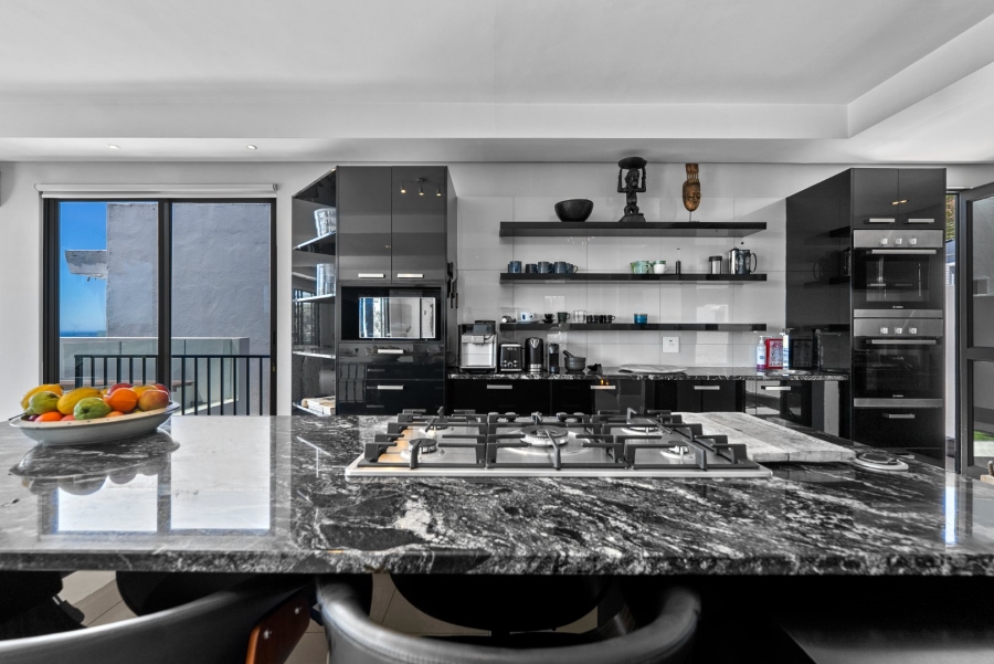 To Let 4 Bedroom Property for Rent in Fresnaye Western Cape